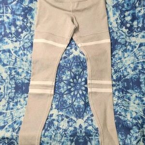 Alo Yoga Legit High-Waist Ribbed Leggings in Size XS/ Heather Grey Pre-owned